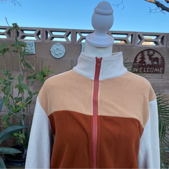 Shein Colorblock Neutral Fleece Cozy Zipper Sweater - Picture 5 of 9